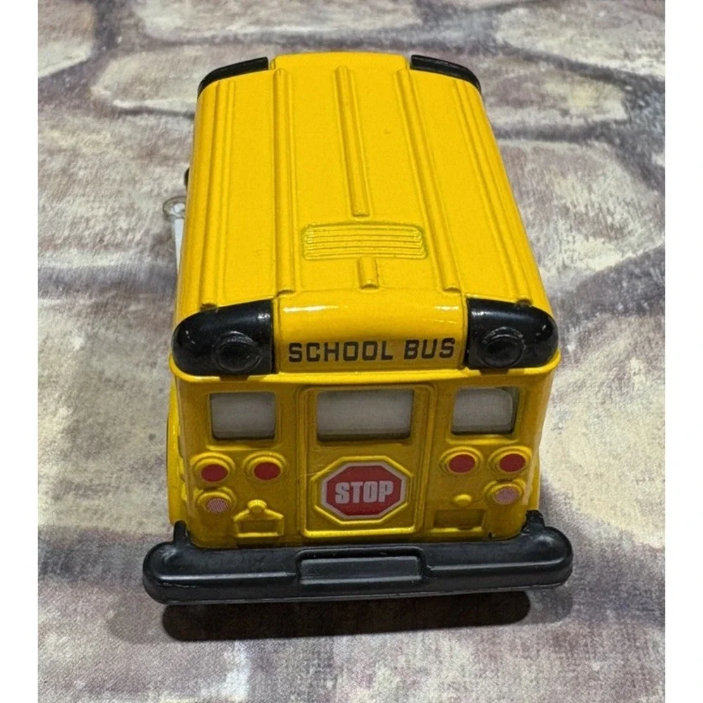 4” Pull Back Action School Bus 1:36 Scale. Near Mint. Operating Stop Sign 🛑
